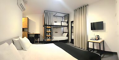 Nomads Hotel - Hostel