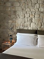 Olivia Rooms Teocrito