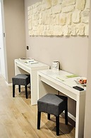 Olivia Rooms Teocrito