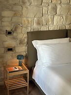 Olivia Rooms Teocrito