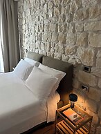 Olivia Rooms Teocrito