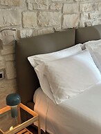 Olivia Rooms Teocrito