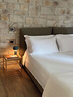 Olivia Rooms Teocrito