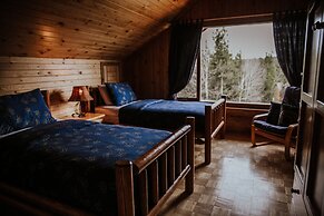 Big Creek Lodge - Working Guest Ranch