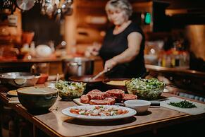 Big Creek Lodge - Working Guest Ranch