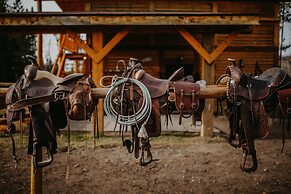 Big Creek Lodge - Working Guest Ranch