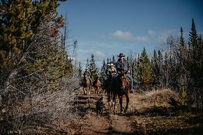 Big Creek Lodge - Working Guest Ranch