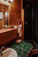 Big Creek Lodge - Working Guest Ranch