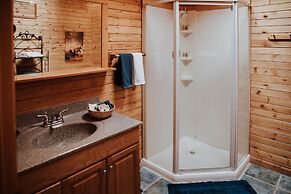 Big Creek Lodge - Working Guest Ranch