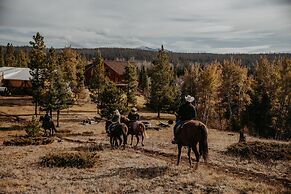 Big Creek Lodge - Working Guest Ranch