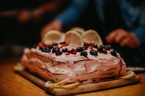 Big Creek Lodge - Working Guest Ranch