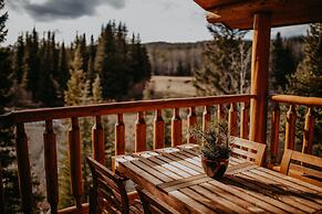 Big Creek Lodge - Working Guest Ranch