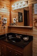 Big Creek Lodge - Working Guest Ranch