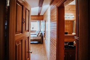 Big Creek Lodge - Working Guest Ranch