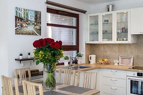 Elite Apartments by The River