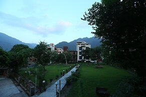 Raj Resort