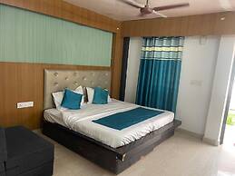 Raj Resort