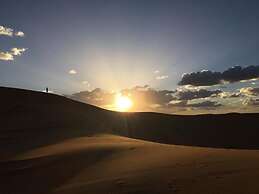 Khamlia Desert Bed & Breakfast