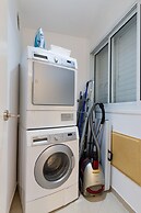 Apartment with Sauna, Hot Tub & Parking