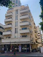 Classic 1BR in City Center near Beach by FeelHome