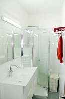 Classic 1BR in City Center near Beach by FeelHome