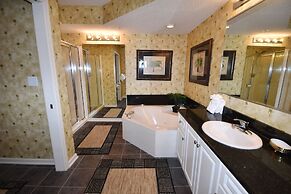 North Tower Apartment 606