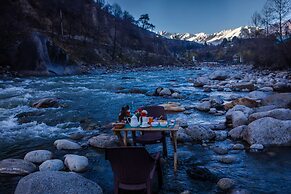 Winterfell The Stay, Unique River Front Resort