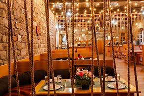 Winterfell The Stay, Unique River Front Resort