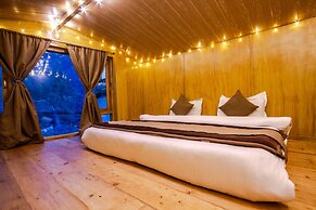 Winterfell The Stay, Unique River Front Resort