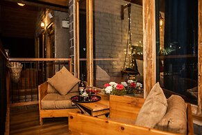 Winterfell The Stay, Unique River Front Resort