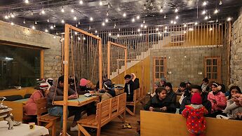 Winterfell The Stay, Unique River Front Resort