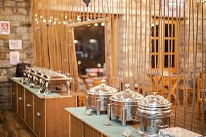 Winterfell The Stay, Unique River Front Resort