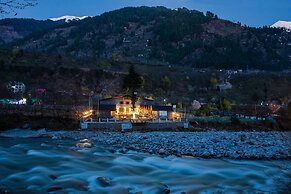 Winterfell The Stay, Unique River Front Resort