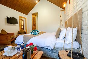 Winterfell The Stay, Unique River Front Resort