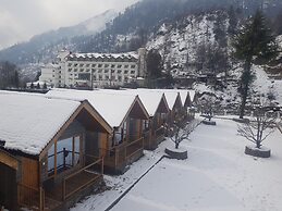 Winterfell The Stay, Unique River Front Resort