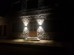 Winterfell The Stay, Unique River Front Resort