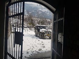 Winterfell The Stay, Unique River Front Resort