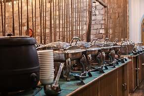 Winterfell The Stay, Unique River Front Resort