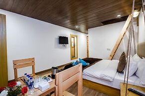 Winterfell The Stay, Unique River Front Resort