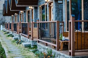 Winterfell The Stay, Unique River Front Resort