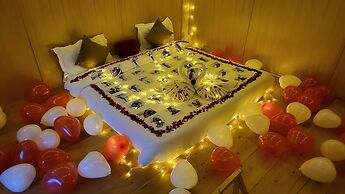 Winterfell The Stay, Unique River Front Resort