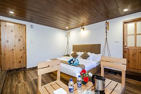 Winterfell The Stay, Unique River Front Resort