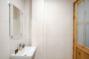 Winterfell The Stay, Unique River Front Resort