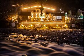 Winterfell The Stay, Unique River Front Resort