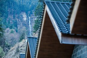 Winterfell The Stay, Unique River Front Resort