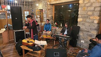 Winterfell The Stay, Unique River Front Resort