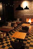 Vi-la Homestay Café