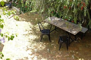 Vi-la Homestay Café