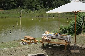 Vi-la Homestay Café