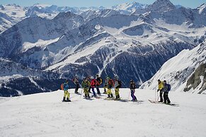 Le Massif Hotel & Lodge Courmayeur The Leading Hotels of the World